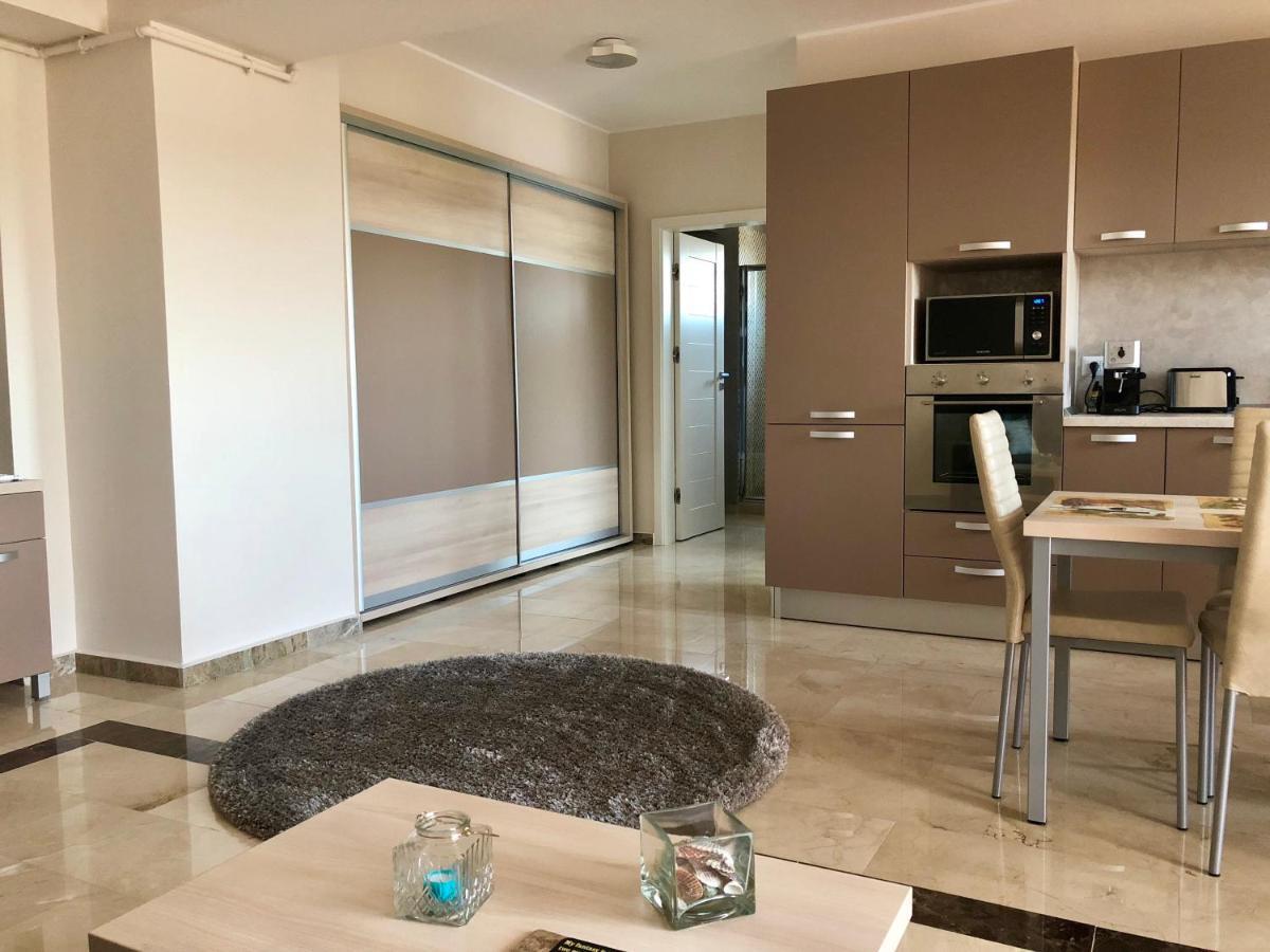 Sophia 3 Luxury Apartments Мамая Екстериор снимка