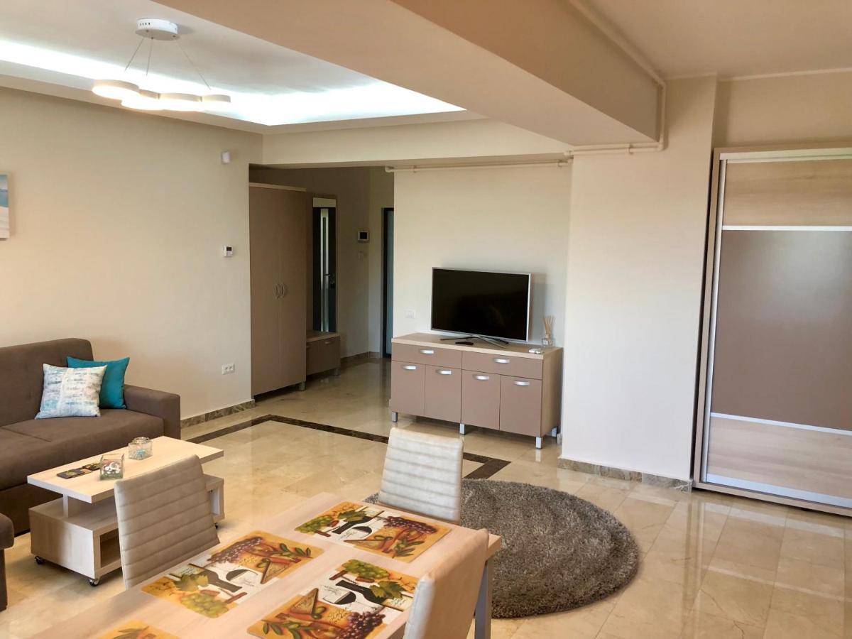 Sophia 3 Luxury Apartments Мамая Екстериор снимка