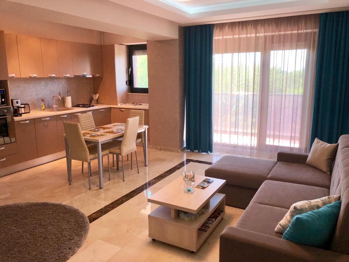 Sophia 3 Luxury Apartments Мамая Екстериор снимка
